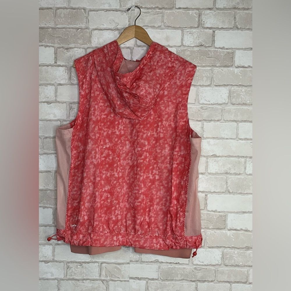 Adidas Women’s Pink Red Sleeveless Golf Vest - Picture 5 of 15
